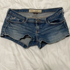 COPY - Hollister Jean Shorts